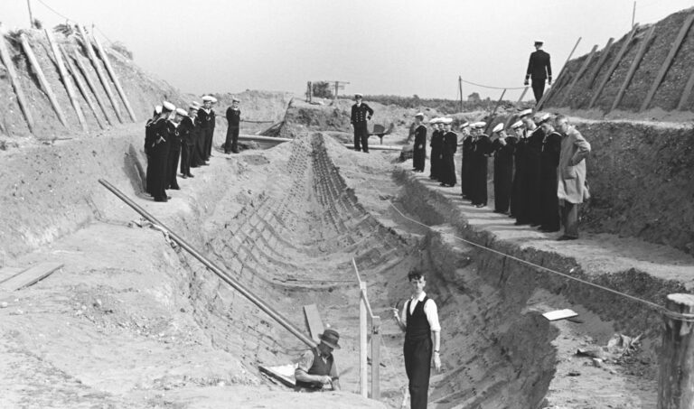 Pohřebiště Sutton Hoo ukrývalo dokonalý otisk 27 metrů dlouhé lodi.