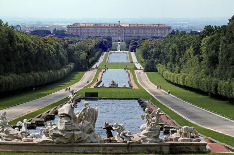 Zámek Caserta má konkurovat francouzskému Versailles.