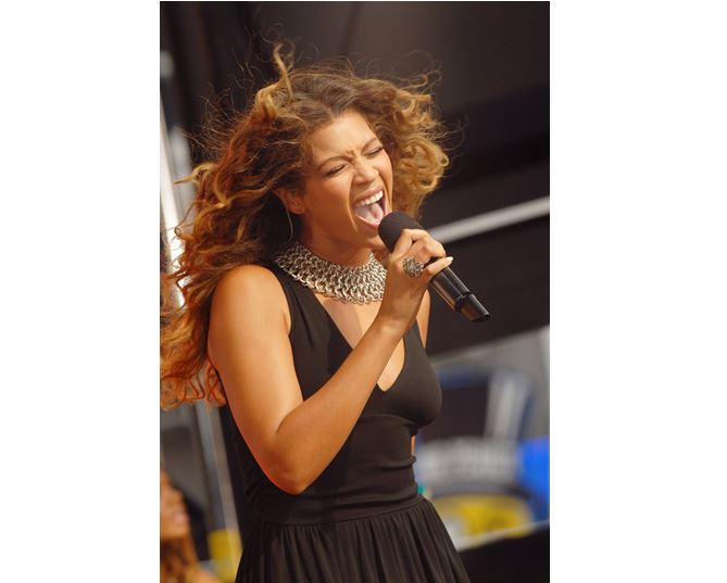 ...není v tom sama. Stejnou chybu udělá v roce 2013 i Beyoncé.
