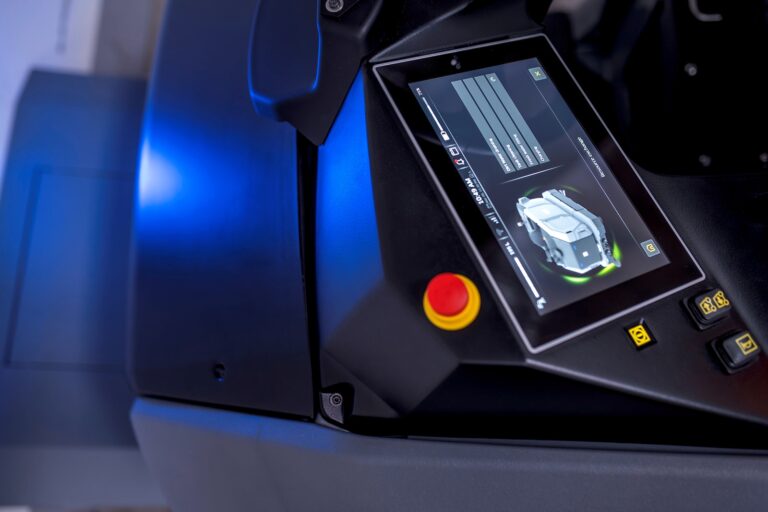 Od excelu k neuronovým sítím: firmy využívají AI, aby nejen plnily klimatické závazky, ale i ušetřily náklady díky chytřejšímu hospodaření s energiemi. Foto: Kärcher