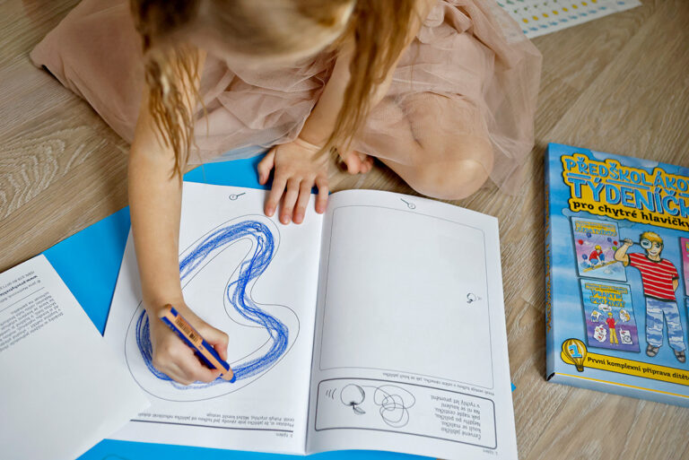 Grafomotorika: Taková cvičení pomáhají uvolnit ruku, osvojit správné pohyby a připravit se na psaní ve škole. Foto: Archiv Babyonline