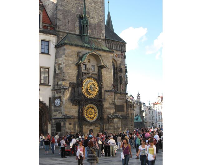 Staroměstský orloj patří mezi nejstarší astronomické hodiny na světě. Ve své době šokoval.