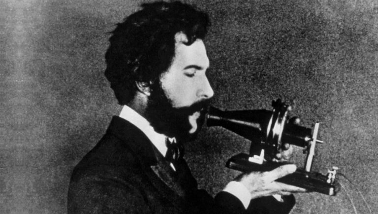 První telefonní hovor uskutečnil v Bostonu.