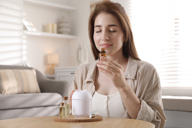 Než směs nakapete do difuzéru, zjistěte, zda vám opravdu voní.