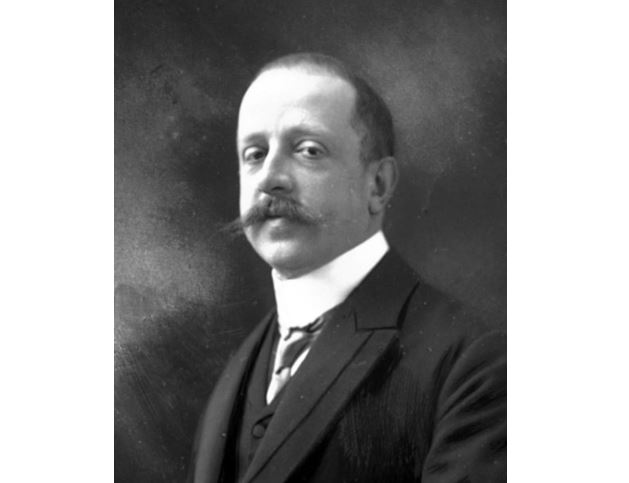 Majitelem záhadného vozu byl František Maria hrabě z Harrachu.