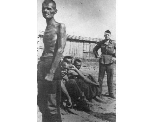 V táboře Němci zpočátku drželi hlavně Židy a Romy.