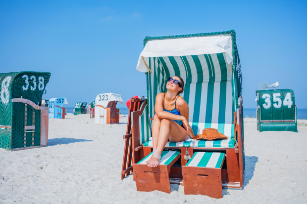Pohodlné koše jsou nejenom ikonickým plážovým vybavením, ale i pohodlným útočištěm.