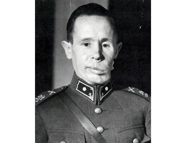 Když válka skončí, má Häyhä frčky nadporučíka a navždy poznamenanou tvář.