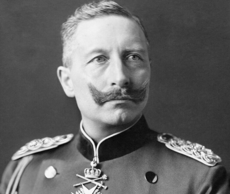 Císař Vilém II. se se svou chloubou proslaví, dokonce podle ní pojmenuje kosmana.