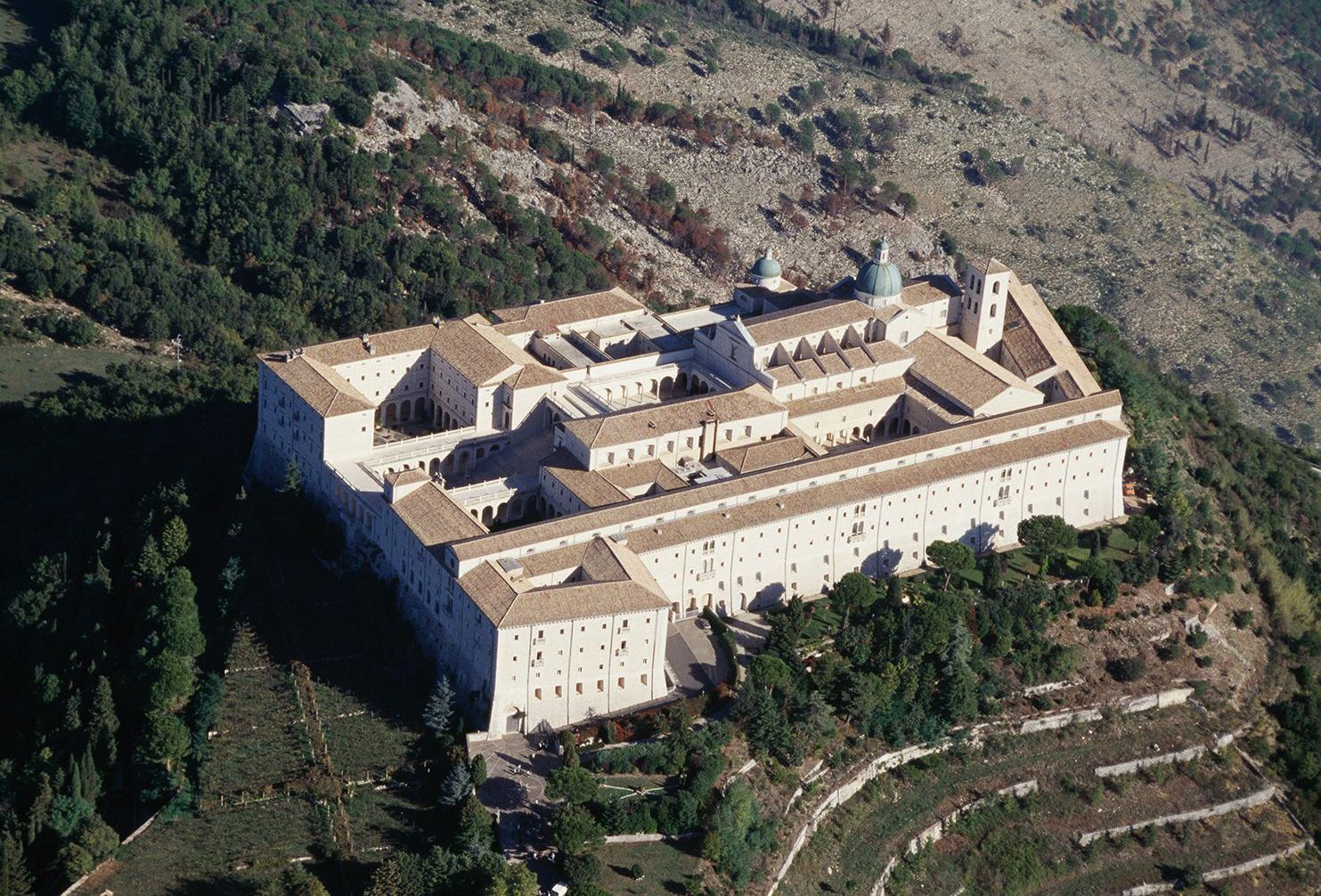 Monte Cassino vyplení Langobardi i Napoleon.