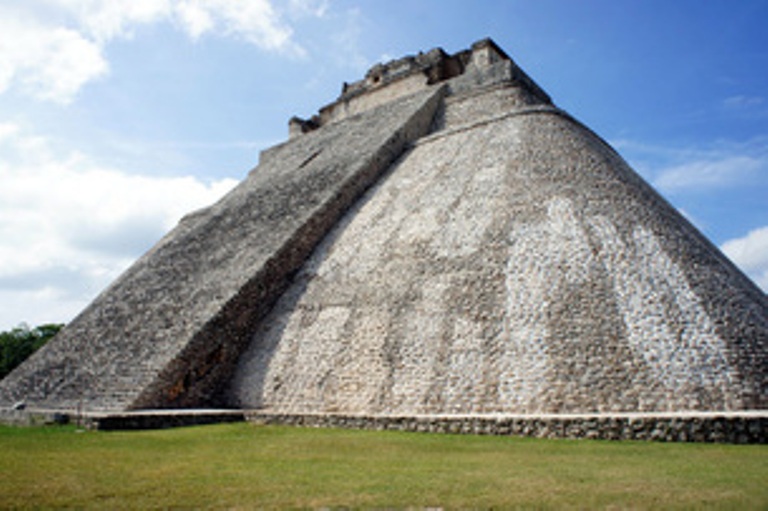 Olmékové zřejmě vytvořili nejstarší pyramidy ve Střední Americe.
