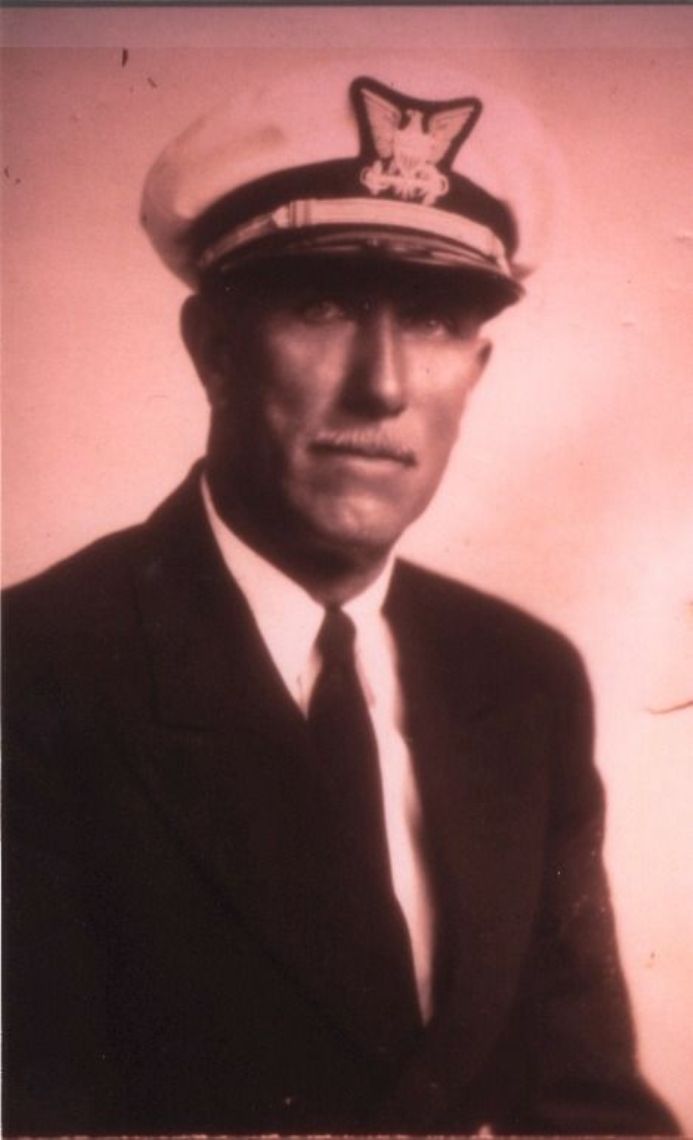 Jedním z mála přeživších se prý stal námořník Edward Cameron.