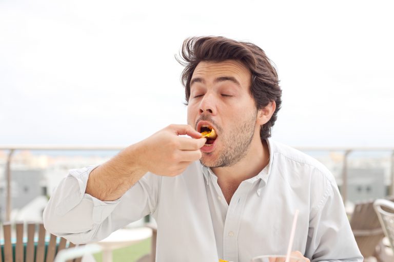 Když se u jídla objeví slovo „křupavé“ lidé po něm více touží