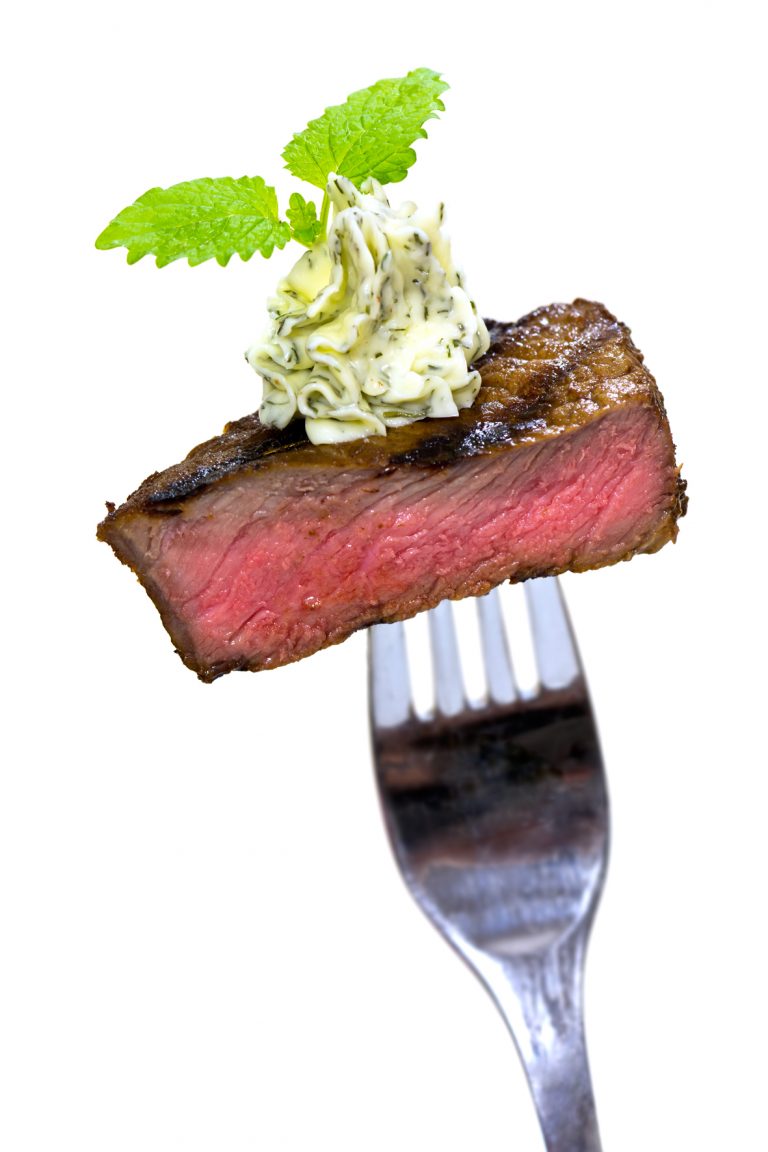 Steaky se připravují rychle, s použitím suchého tepla a podávají se v celku, proto jsou použity vždy nejlepší části zvířete.