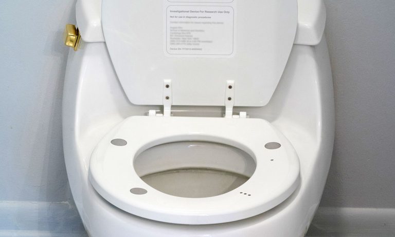 Na první pohled obyčejné a nijak nezajímavé záchodové sedátko dokáže skvěle pohlídat zdravotní stav.