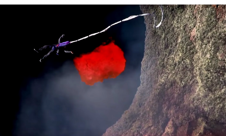 Bungee jumping do nitra aktivní sopky v NP Villarrica v Chile