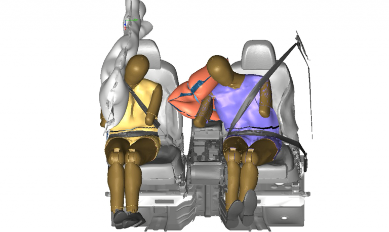 Odhaduje se, že nový centrální airbag o 80 % zmírní riziko poranění hlavy v důsledku vzájemného střetu osob na předních sedadlech.
