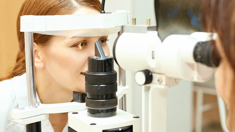 Běžné oční vyšetření může brzy hrát klíčovou roli v časné diagnostice onemocnění cév mozku, srdce či ledvin.