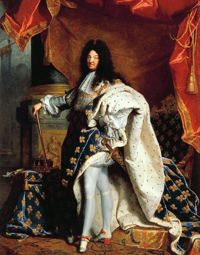 Ludvík XIV. vstává i uléhá pod dohledem vybraných dvořanů.