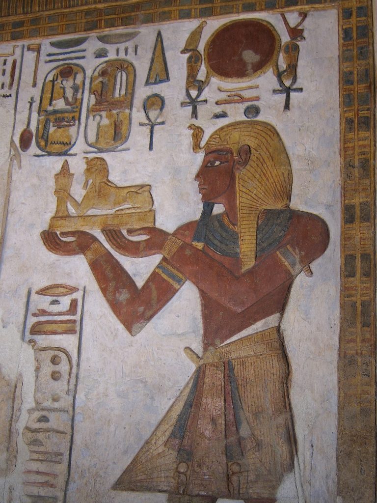 Ramesse III. zdědil zuboženou zemi na pokraji občanské války. Vleklé boje pak státní pokladnu úplně vyčerpaly.