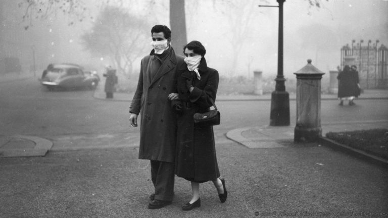 V prosinci 1952 se Londýn probudil do smogové mlhy, ve které nebylo vidět dál než na 1,5 metru.