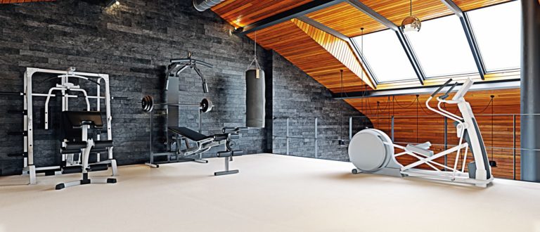 Zatímco fitness centra se pyšní a lákají na vzdušné a prosvětlené prostory, ve skutečnosti stačí i malá místnost.