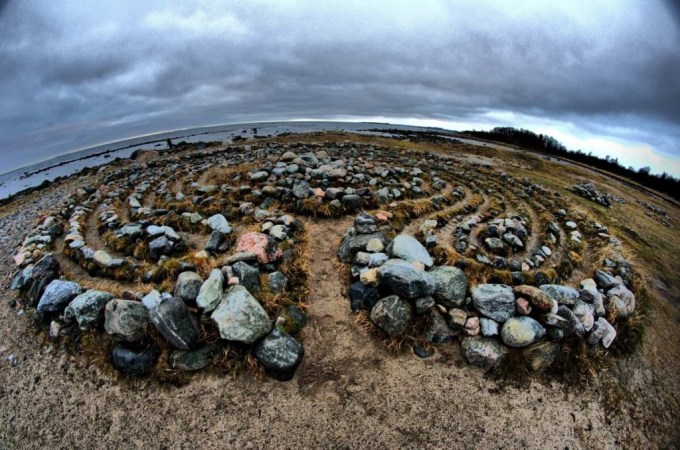 Labyrinty Velkého zaječího ostrova pochází z doby kamenné.