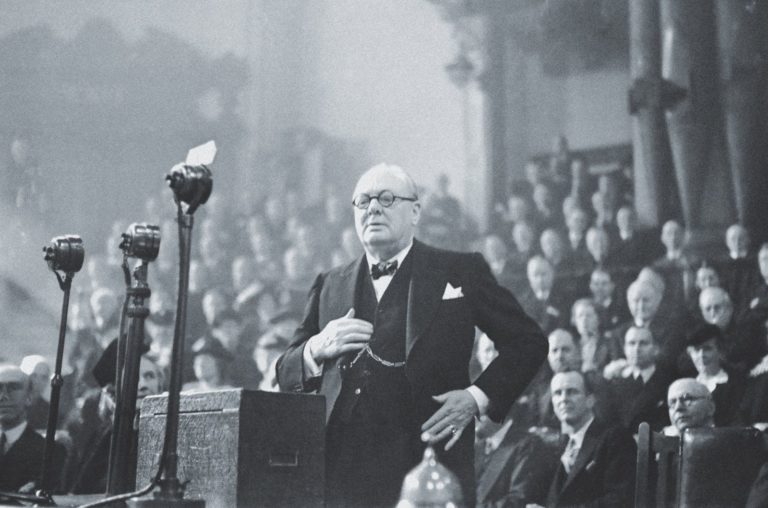 Churchill kritizoval politiku appeasementu.