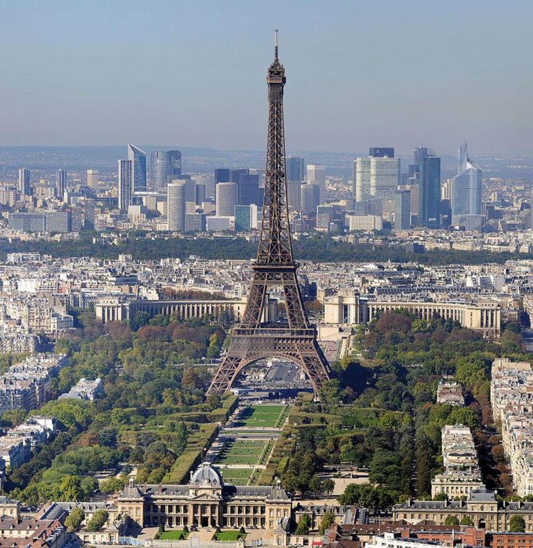 Paříž patří k nejnavštěvovanějším městům na světě.