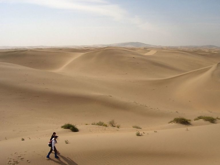 Jemný pouštní písek se pro lidské potřeby nedá využívat.