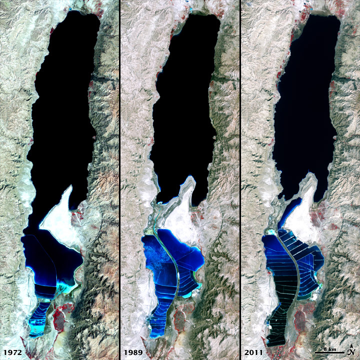 Snímky z družice odhalují, jak se Mrtvé moře mění. Na prvním je v roce 1972, na druhém v roce 1989 a na třetím v roce 2011.