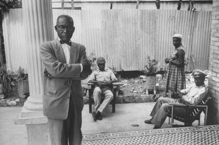 Duvalier byl v zemi zprvu velmi oblíbený. Jako lékař bojoval proti malárii