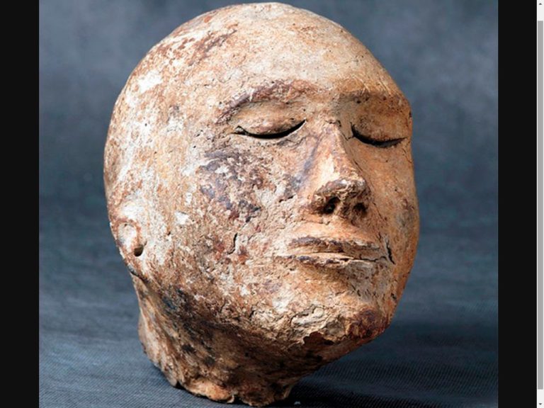 Tagarská kultura měla složité pohřební rituály. Co sledovali vložením jehněčí lebky pod lidskou tvář?