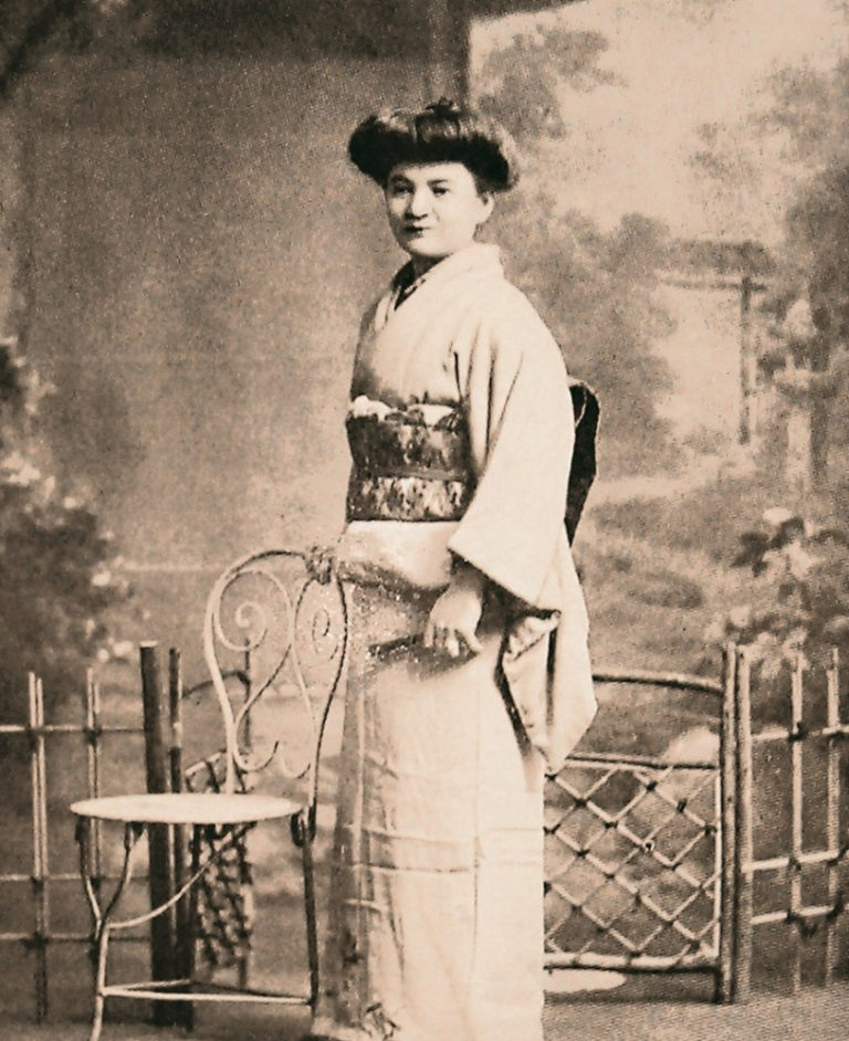 Vzdělaná dáma přejala japonskou kulturu. Nosila kimono i typický účes.