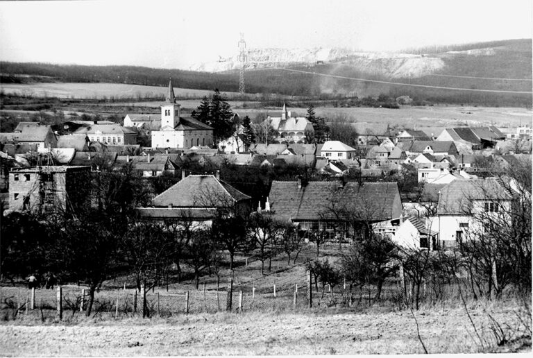 Pohled na Leskoun z Bohutic
