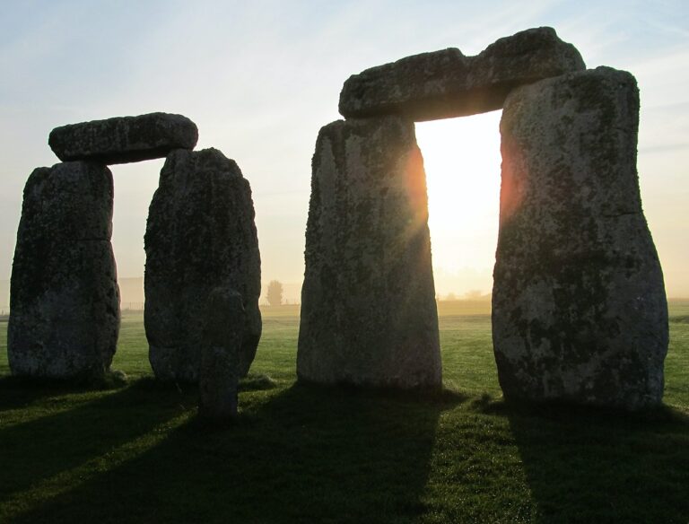 V 70. letech se zjistilo, že prstence Stonehenge odpovídají průměrným vzdálenostem mezi planetami naší sluneční soustavy.