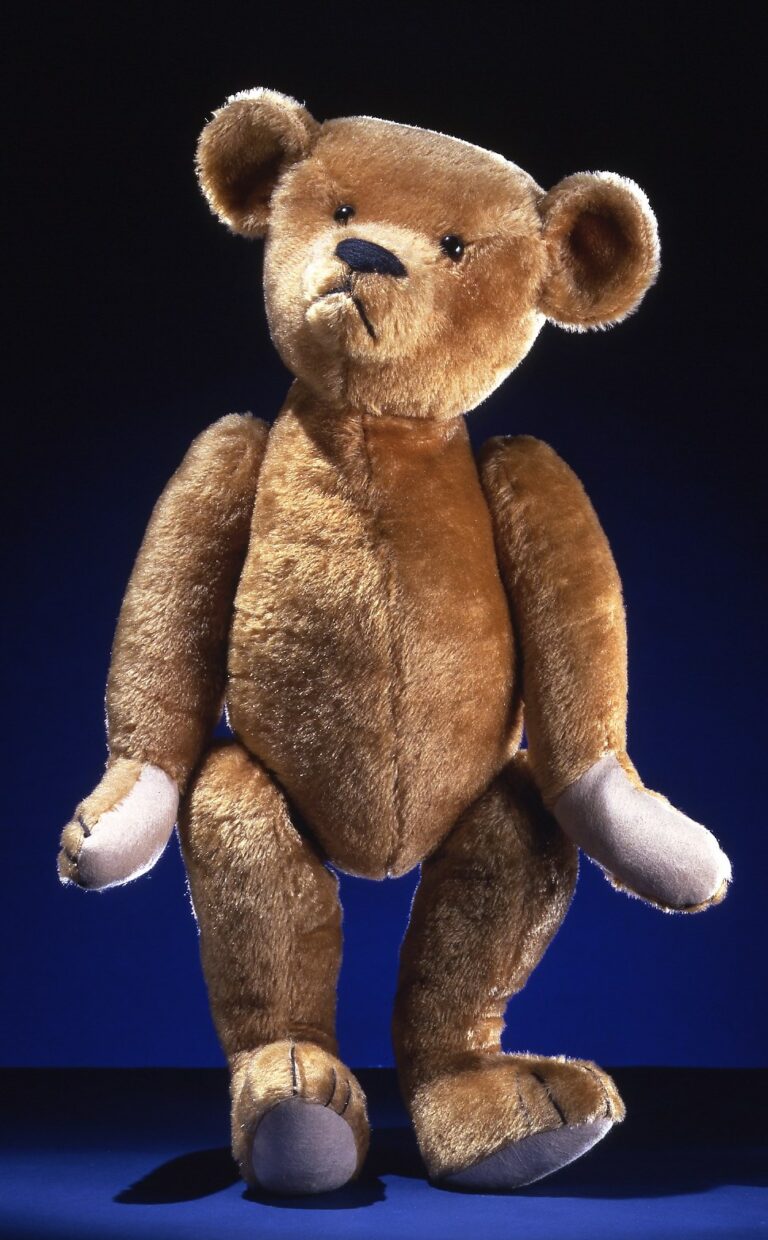 Takto vypadal originální medvídek z roku 1903, který dostal povolení nosit jméno amerického prezidenta.