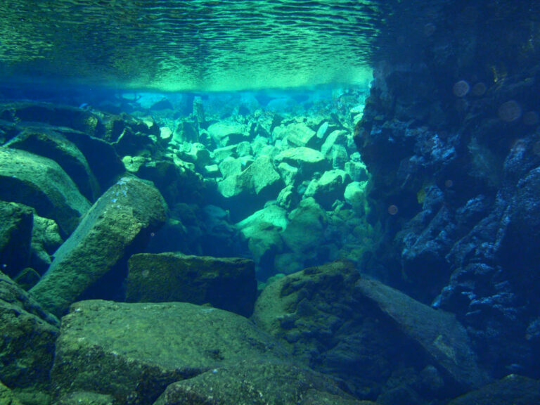 Část ruin se nachází pod vodou.