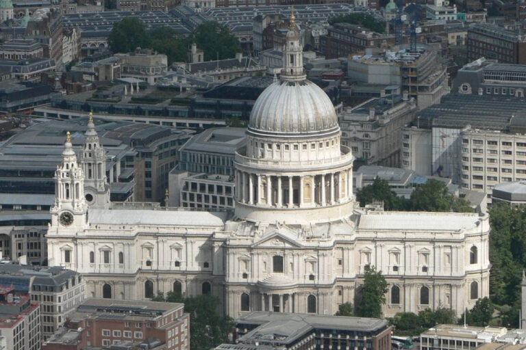 Katedrála svatého Pavla patří k dominantám současného Londýna.