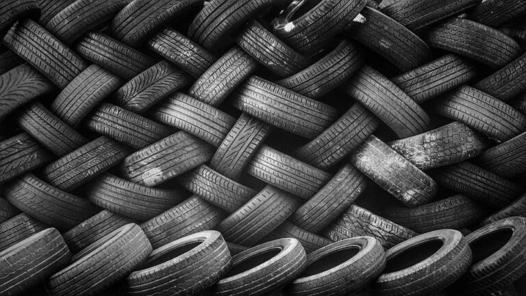 Testovací program pneumatik Pirelli pro příští rok se rozjíždí v Imole, kde Alfa Romeo, AlphaTauri, Alpine a Ferrari zkouší slicky pro další sezónu v suchém a horkém počasí. Foto: Pixabay