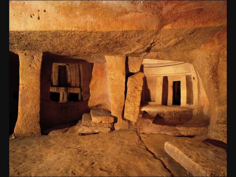 Hypogeum Hal Saflieni může být nejstarší podzemní chrám na světě.