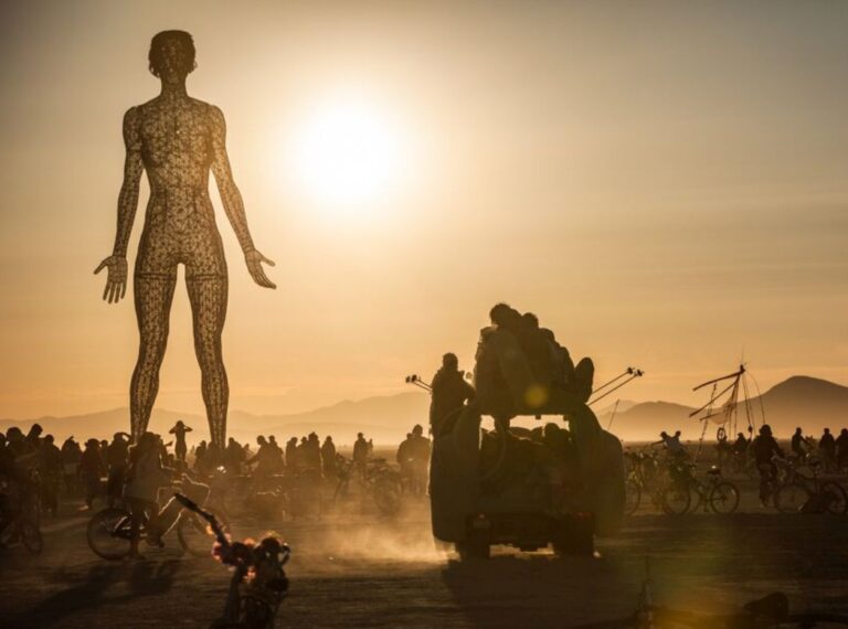 Festival Burning Man se muži stal osudným.