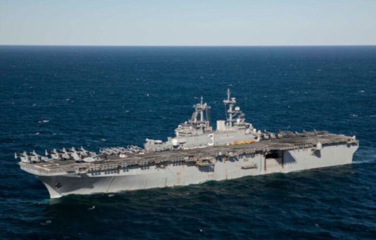 Válečná loď USS Kearsafe
