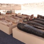 Archeologové v Sakkáře odkryli stovky mumií a jsou na stopě mocnému mágovi Imhotepovi!