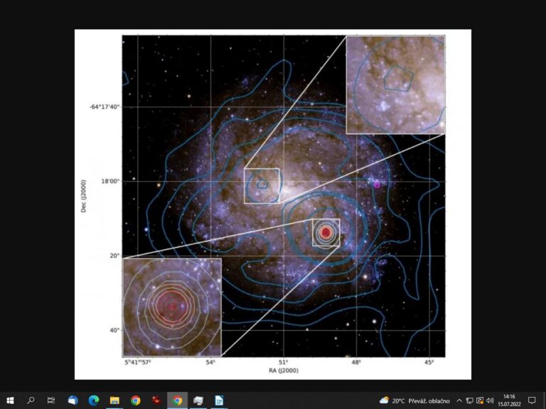 Zdroj signálu se nachází ve spirální galaxii NGC 2082