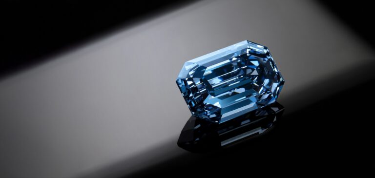 Zvládnout bezchybné vybroušení diamantu De Beers Blue dokáže doslova jen hrstka lidí na světě.