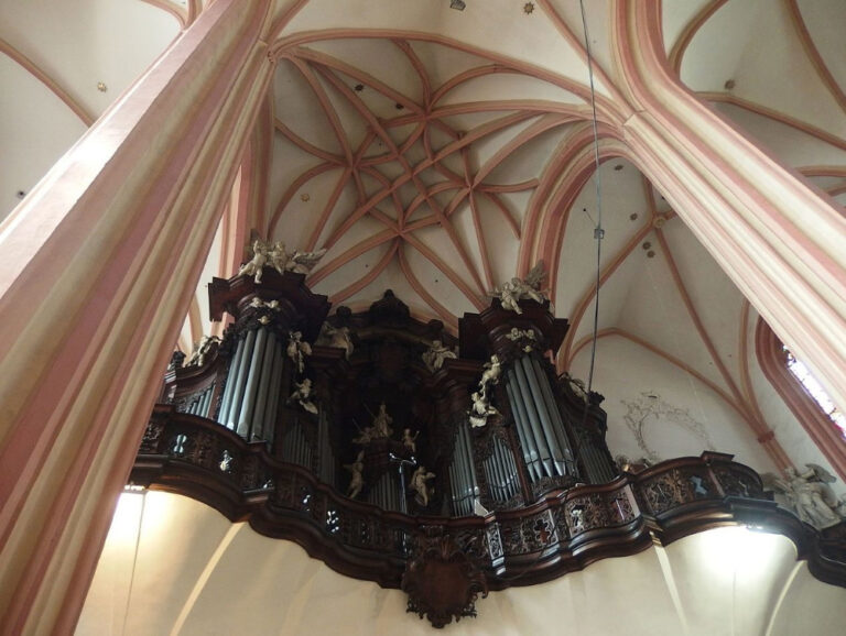 Obří hudební nástroj patří k největším ve střední Evropě.