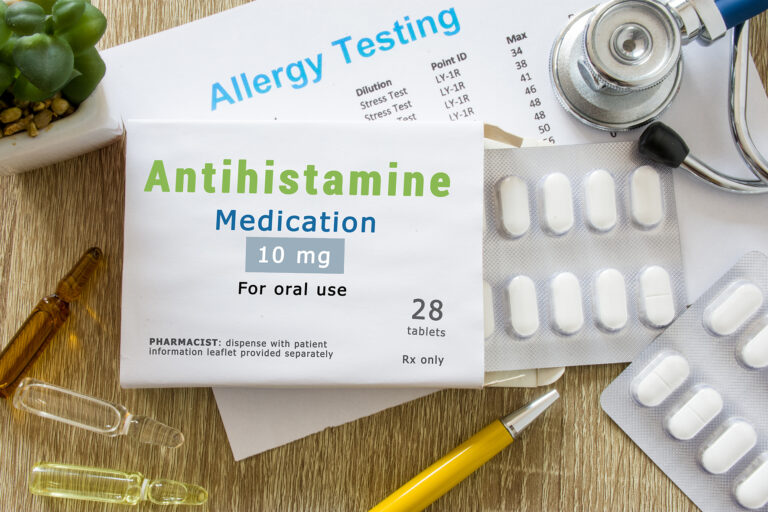 Pokud nepomáhají antihistaminika, alergolog udělá test, podle něhož určí léčbu.