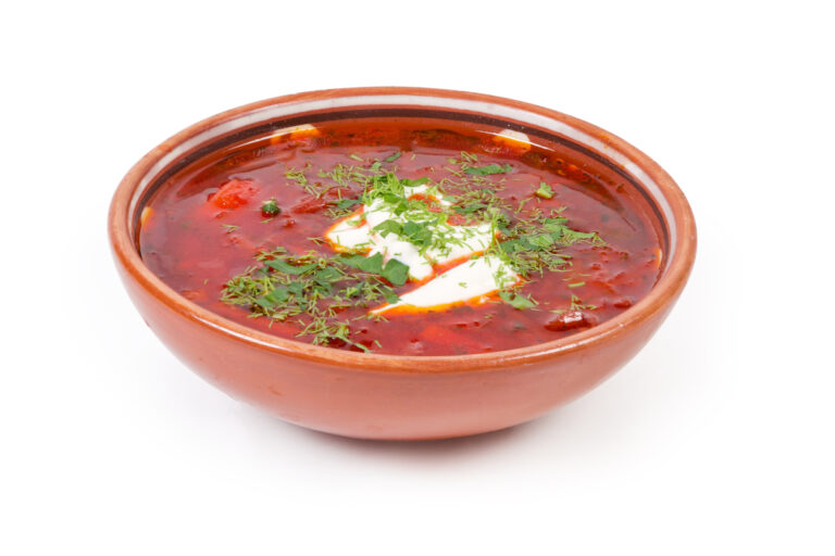 Polévka z červené řepy má původ ve starověku a Ukrajinci ji umí minimálně ve 30 verzích.