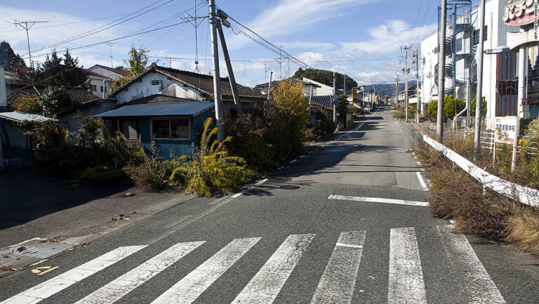 Japonské město Okuma po zemětřesení. (foto: Toyota)